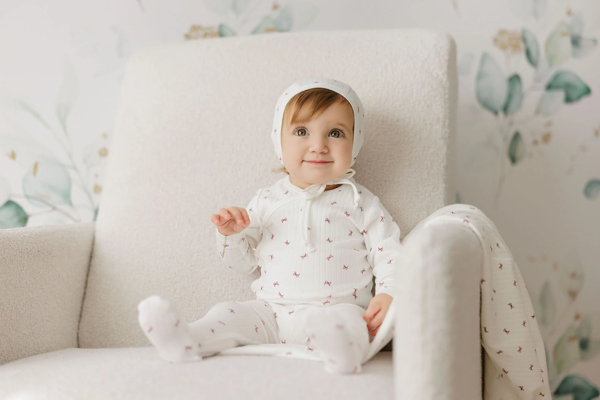 AURORA IVORY/RED BOW PRINT FOOTIE + BONNET - Image 2