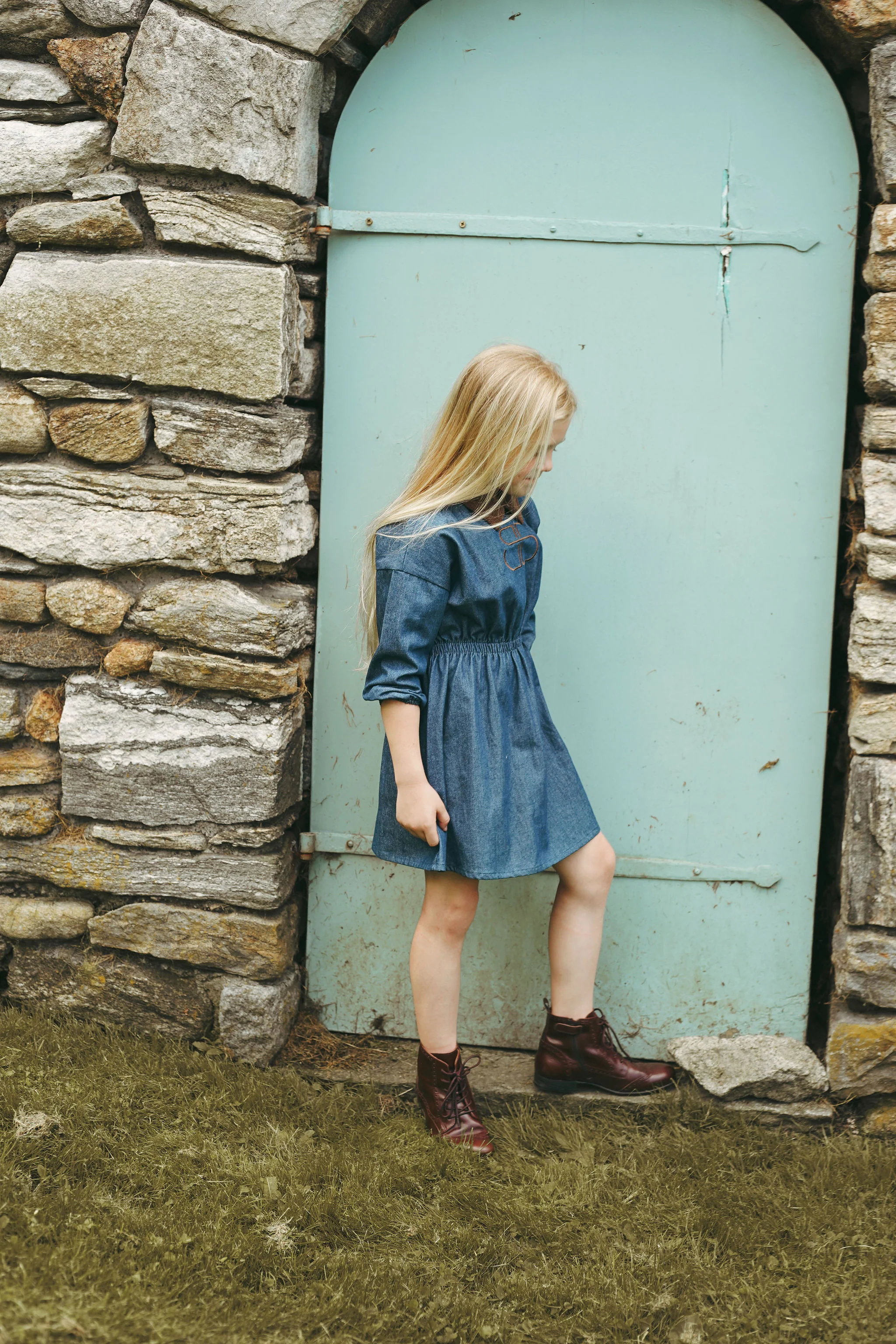 BAMBOO BLUE DENIM EMBROIDERED LOGO WAISTED DRESS [FINAL SALE] - Image 4