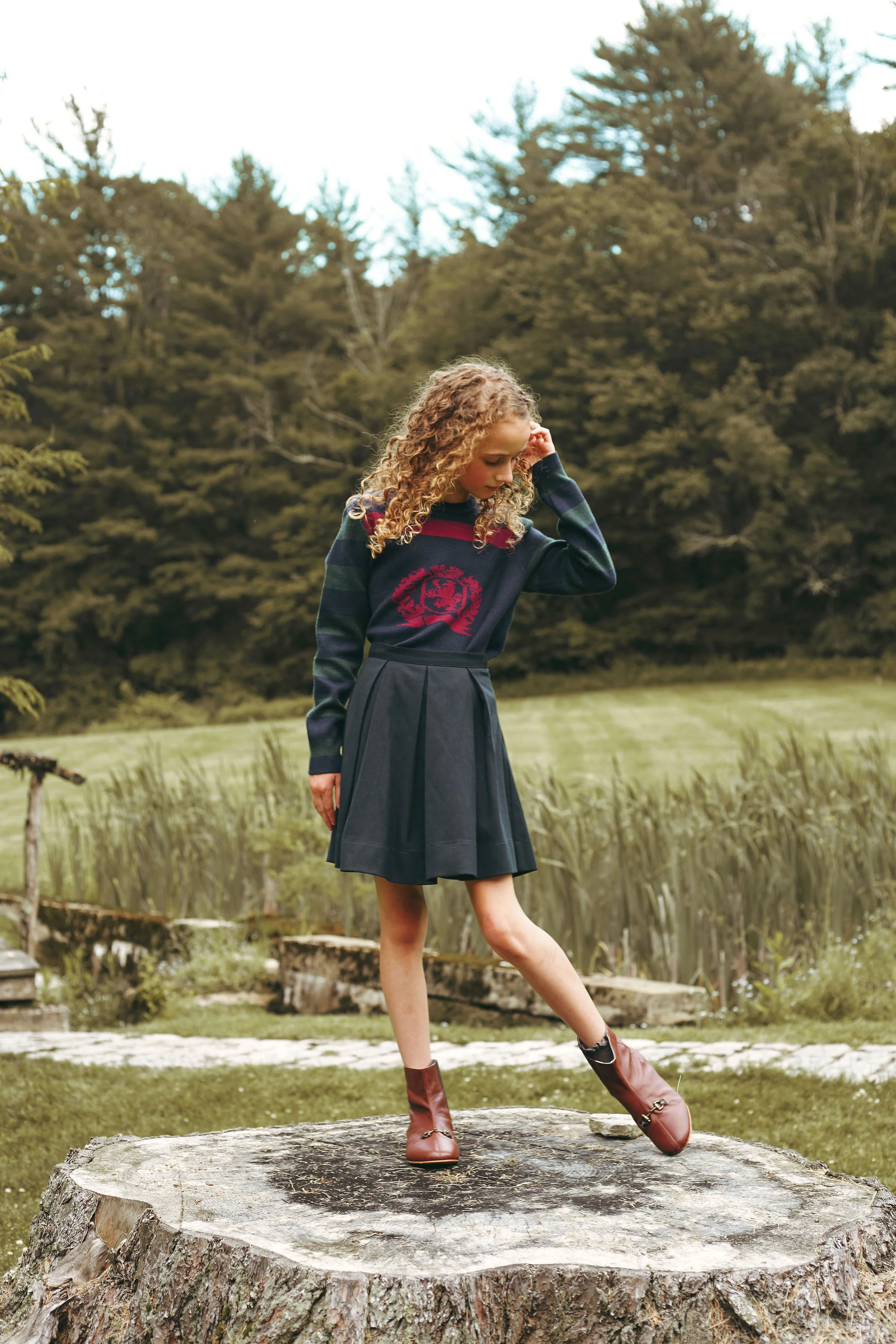 BAMBOO NAVY/RED STRIPE CENTER CREST SWEATER [FINAL SALE] - Image 4