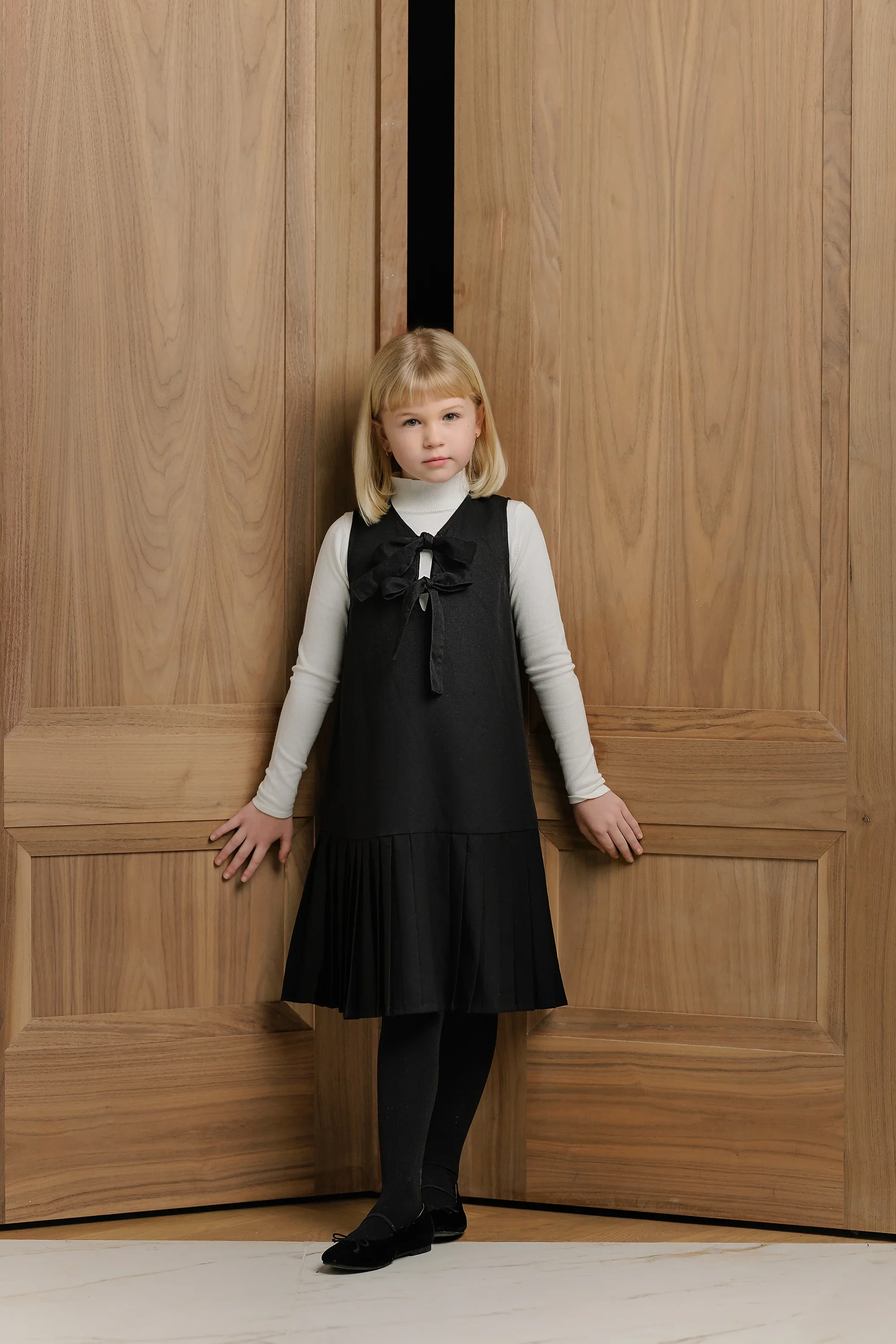 VELVETTE LABEL BLACK BOW JUMPER [FINAL SALE] - Image 2